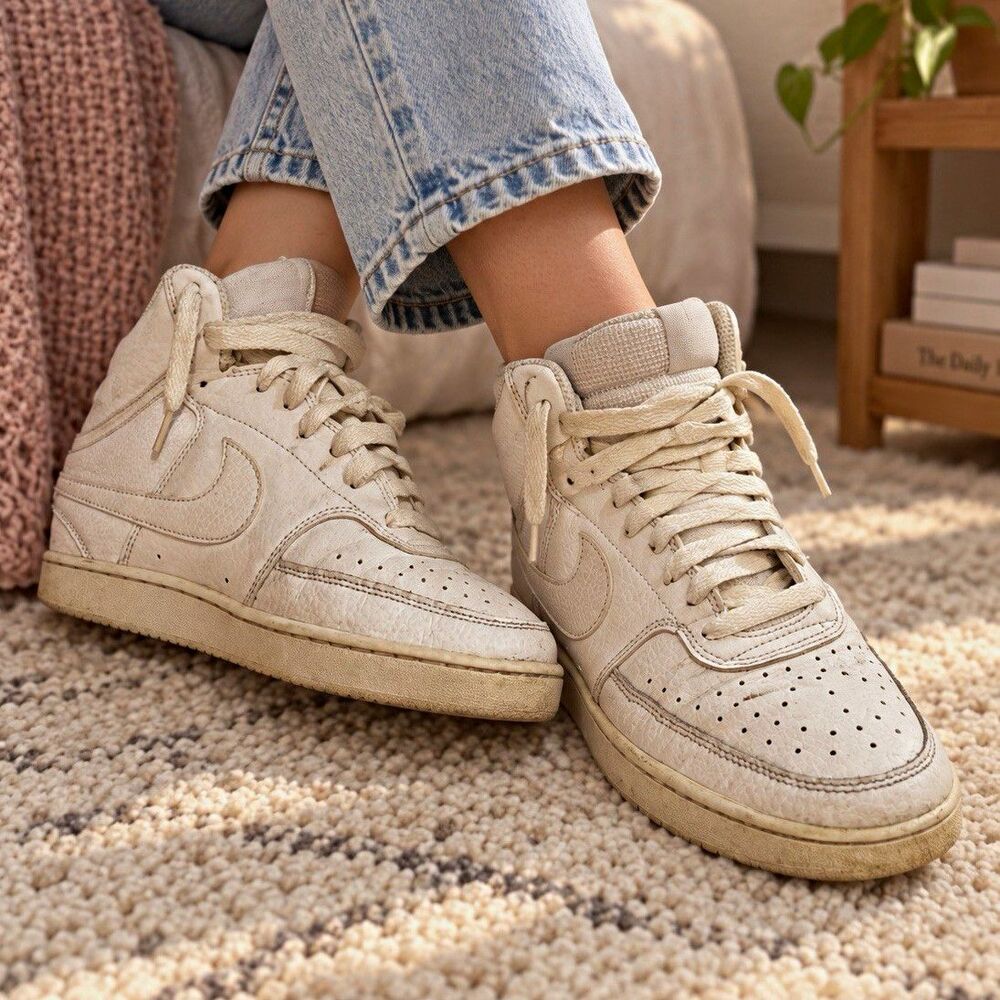 Nike Women White High Top Lace-Up Athletic Sneaker Shoes, Solid Pattern 9.5